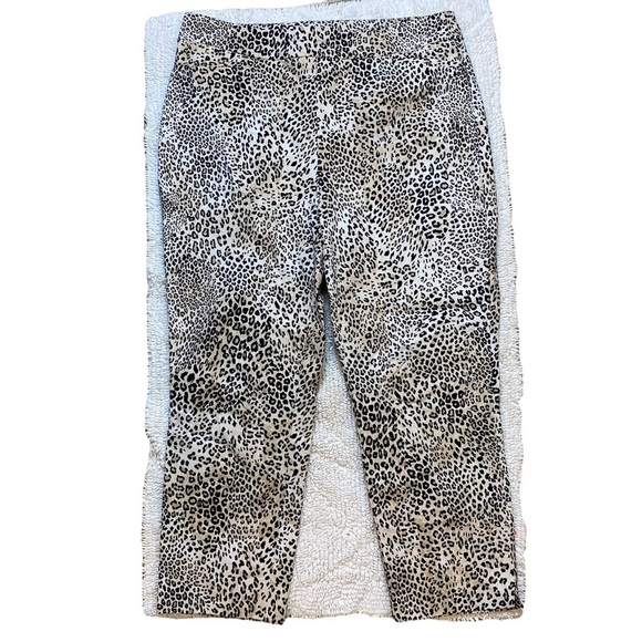 Chico's White Leopard Animal Print Pull On Crop Pants Ladies‎ Size 10/Chico 1.5 - Picture 1 of 10